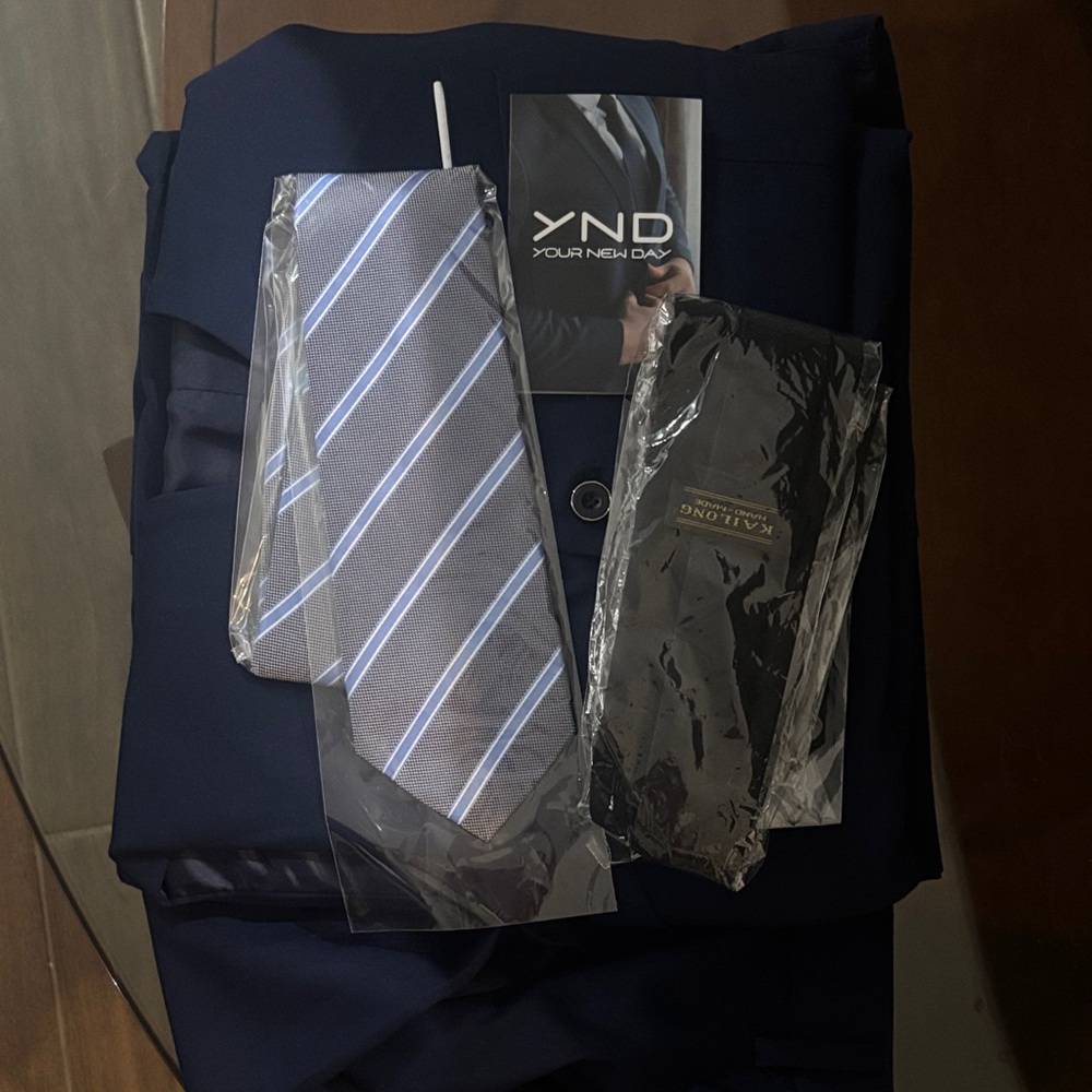 YND Men's Navy Suit with Striped Tie